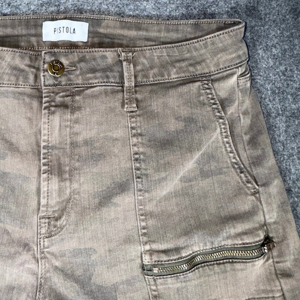 Pistola Womens Camo Utility Cargo‎ Shorts Olive Brown Zipper Pockets Sz 31 Waist